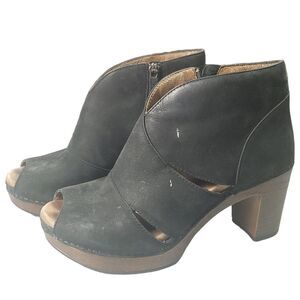 Dansko Delphina Ankle Bootie Black Suede Womens 6.5-7